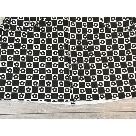 Pacsun black and white checked flowered mini skirt size 25 - Picture 5 of 12